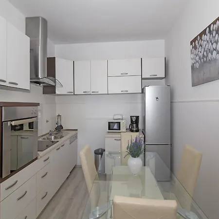 Isabora - Two-bedroom With Terrace And Sea View Nea Apartment *