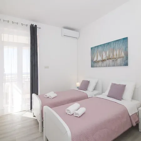 Apartment Isabora - Two-bedroom With Terrace And Sea View Nea *
