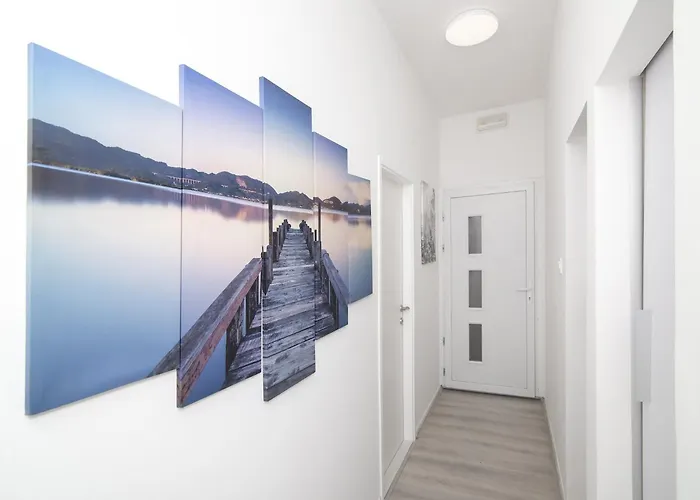 Isabora - Two-bedroom With Terrace And Partial Sea View Nea *