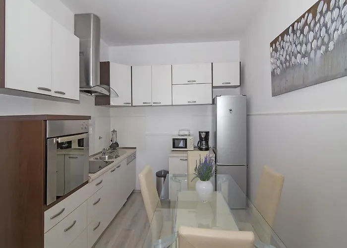 Isabora - Two-bedroom With Terrace And Partial Sea View Nea شقة *